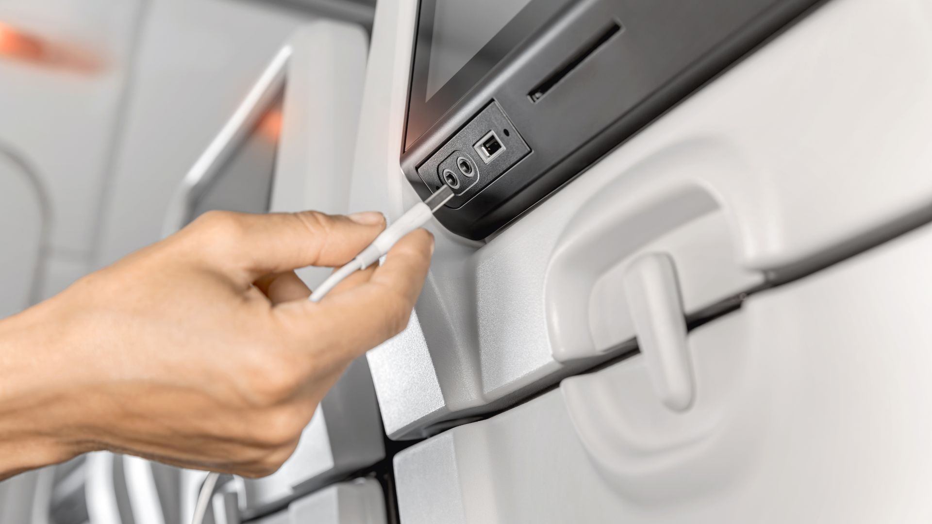 ユナイテッド航空 ボーイング737 MAX USB電源ポート