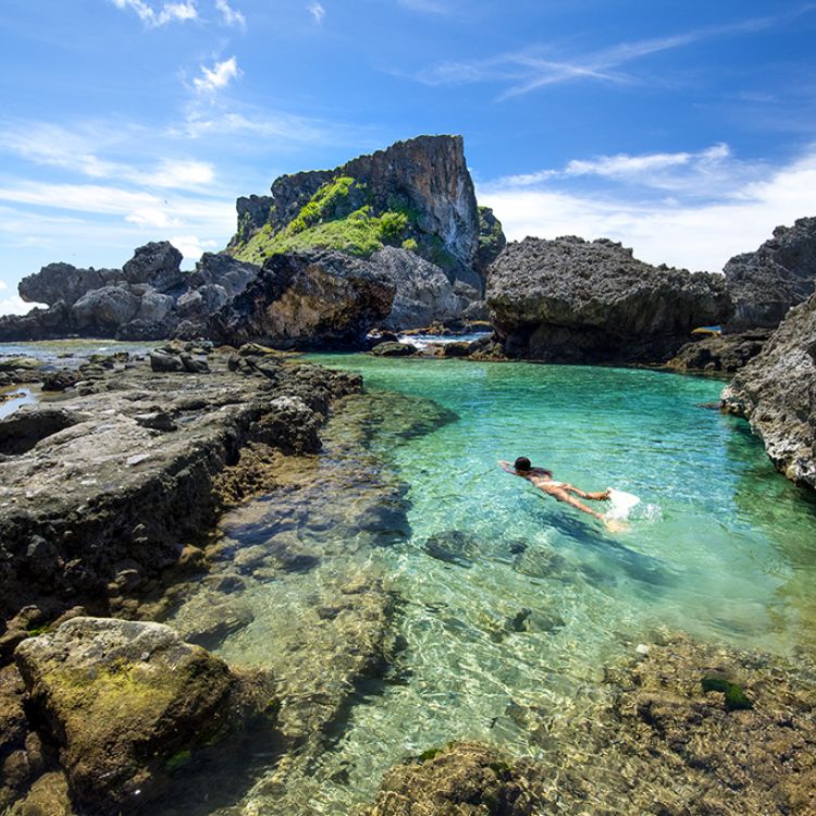 禁断の島 天然のプール